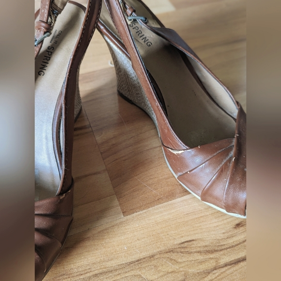 Spring brown heels - Picture 2 of 3